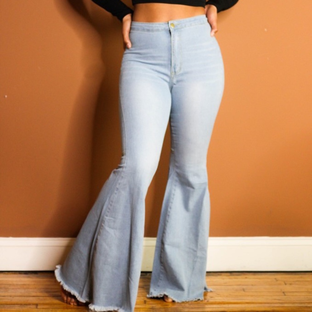 NWOT💙Wide flare belle bottoms